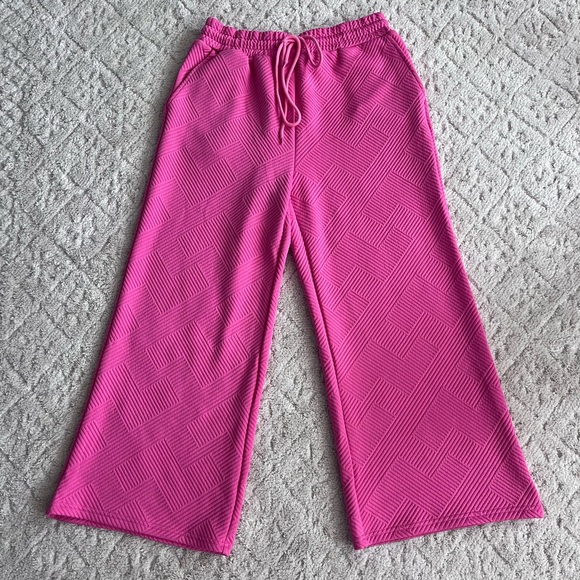 Pink Textured Two-Piece Lounge Set - Picture 6 of 9